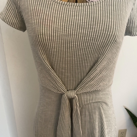Caution to the Wind Light Green Striped Self tie A line Stretch Dress Size Large - Picture 6 of 9